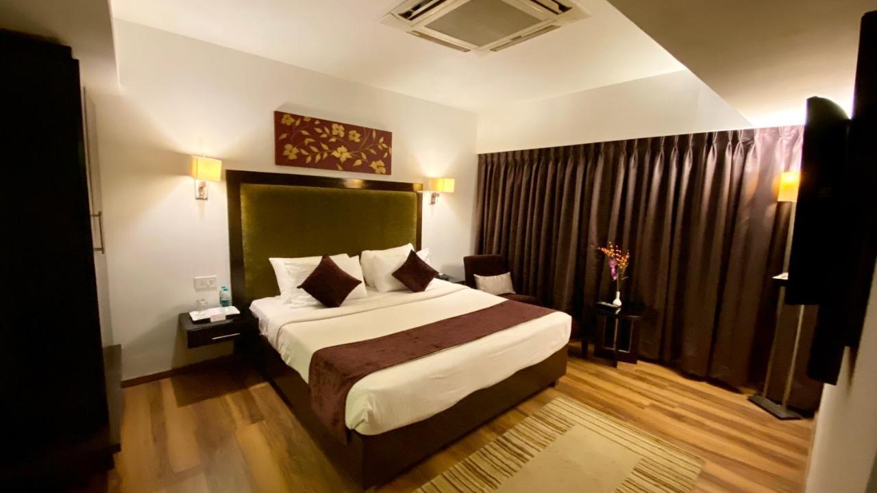 Gis Select Banjara Hill Hotel Hyderabad Bagian luar foto