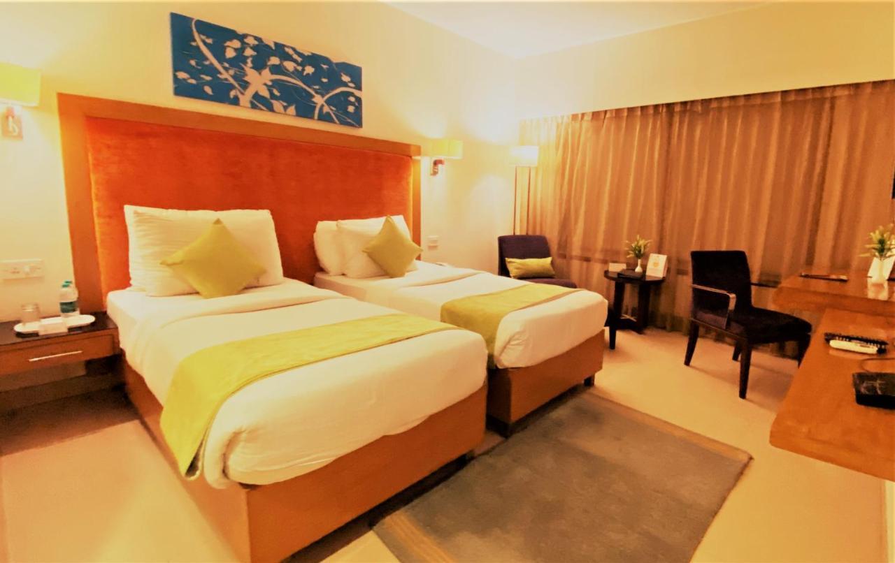 Gis Select Banjara Hill Hotel Hyderabad Bagian luar foto