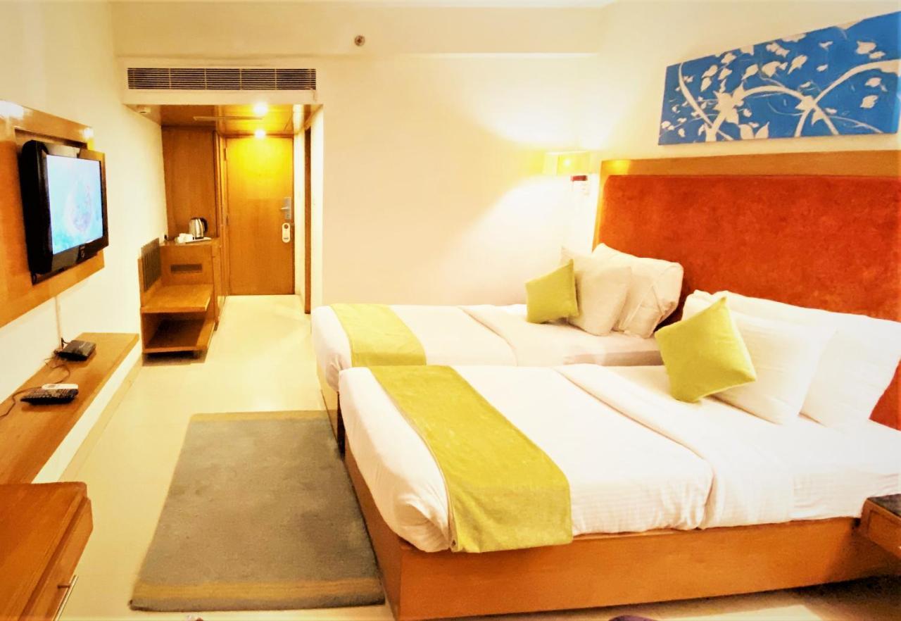 Gis Select Banjara Hill Hotel Hyderabad Bagian luar foto