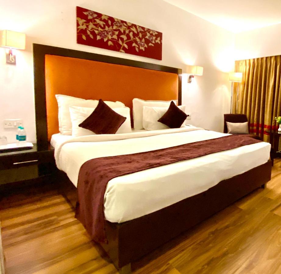 Gis Select Banjara Hill Hotel Hyderabad Bagian luar foto
