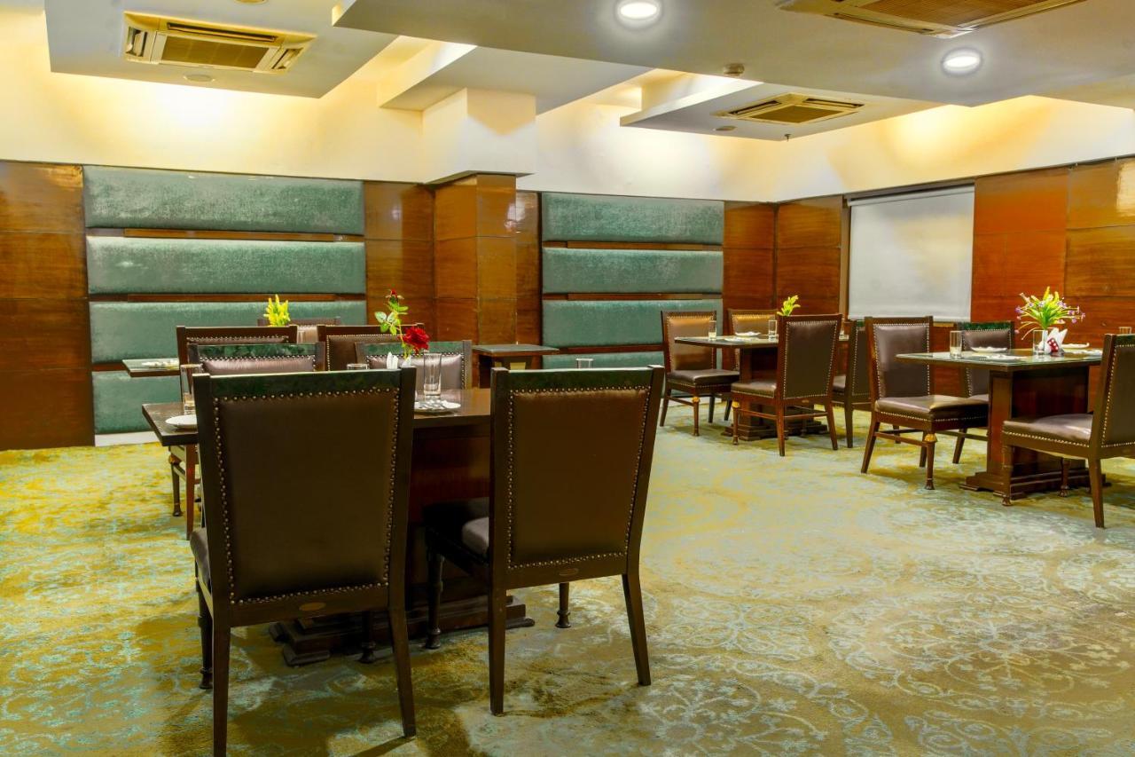 Gis Select Banjara Hill Hotel Hyderabad Bagian luar foto