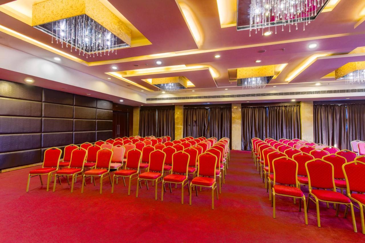 Gis Select Banjara Hill Hotel Hyderabad Bagian luar foto