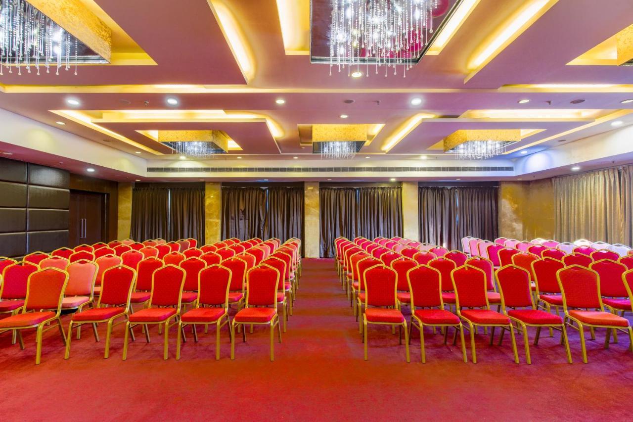 Gis Select Banjara Hill Hotel Hyderabad Bagian luar foto