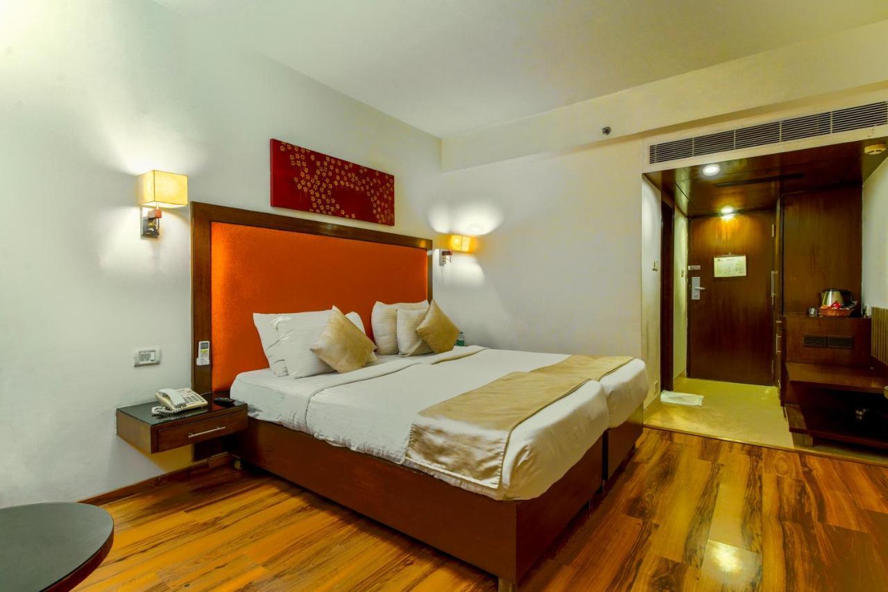 Gis Select Banjara Hill Hotel Hyderabad Bagian luar foto
